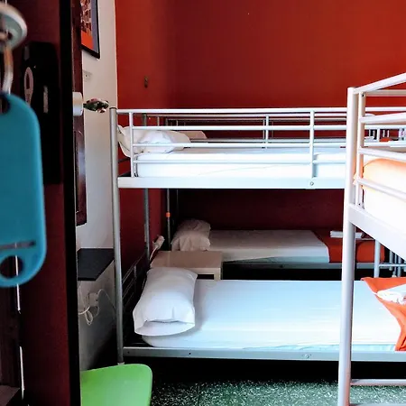 Feetup Backpackers * Valencia