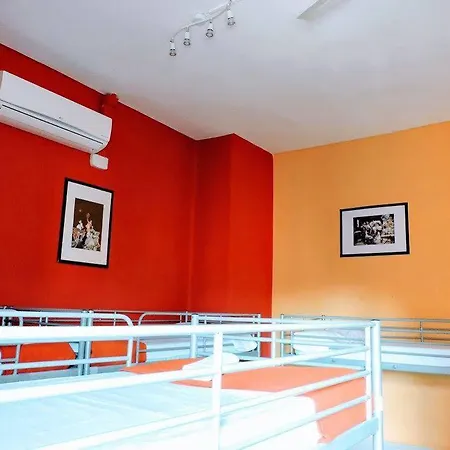 Feetup Backpackers Valencia