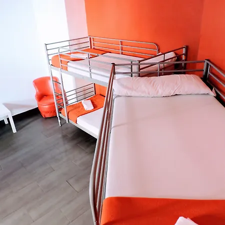 Hostel Feetup Backpackers *