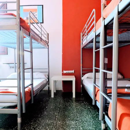 Feetup Backpackers Valencia