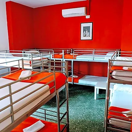 Feetup Backpackers Valencia