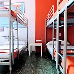 Feetup Backpackers Valencia