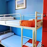 Feetup Backpackers Hostel *