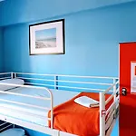 Feetup Backpackers Hostel *