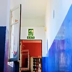 Feetup Backpackers Hostel *