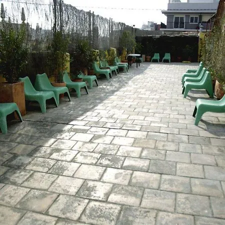 Feetup Backpackers Albergue